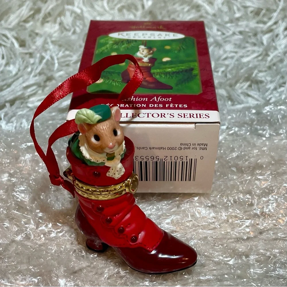 Hallmark 2000 FASHION AFOOT Ornament 1st Series Victorian Boot Mouse Hinged Box